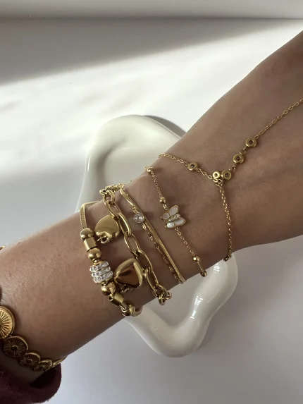 Velvet Era Hand Chain