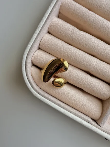 The Luna Curve Ring - Image 3